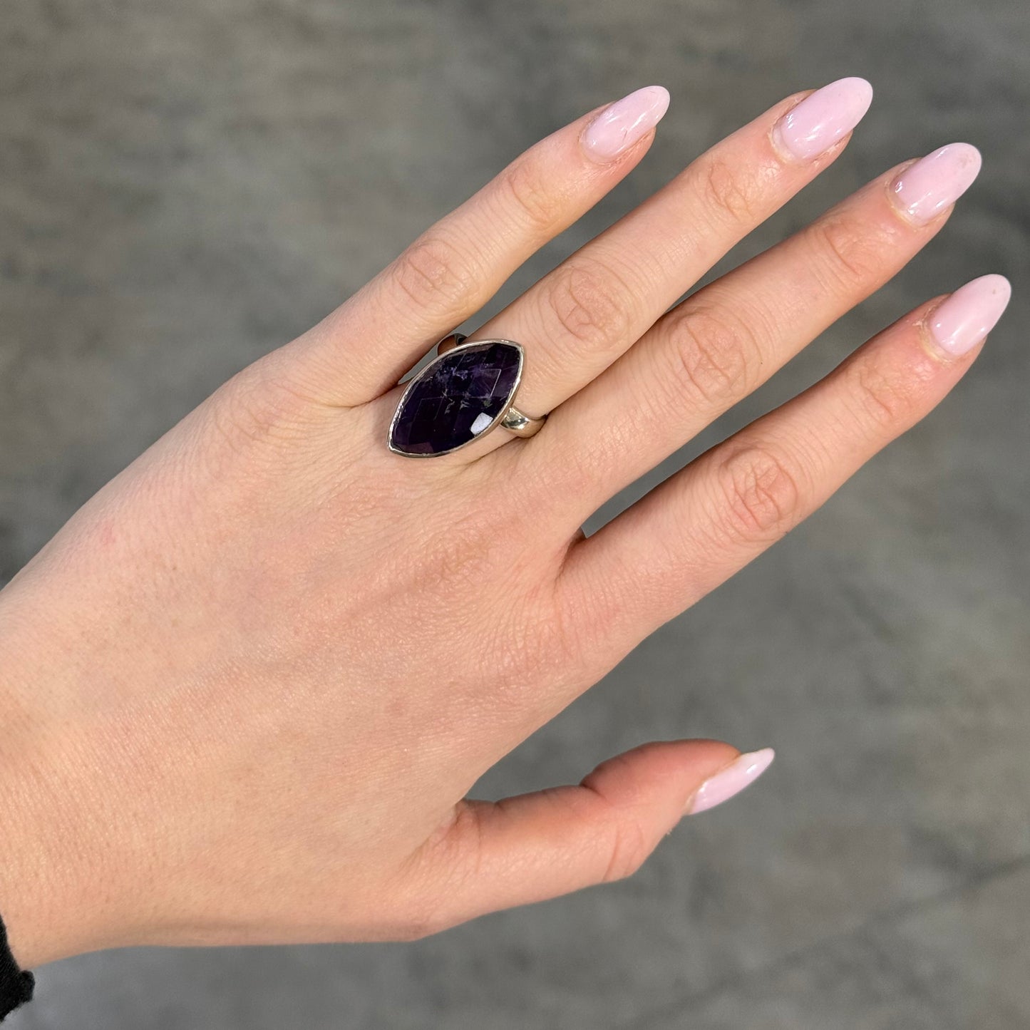 Anello Argento e Ametista Naturale Sfaccettata